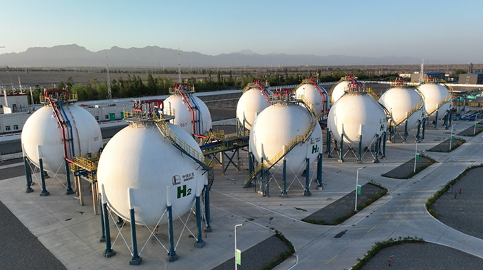 Tanques para o armazenamento do hidrogênio verde do projeto Sinopec Xinjiang Kuqa. Fonte: [36].